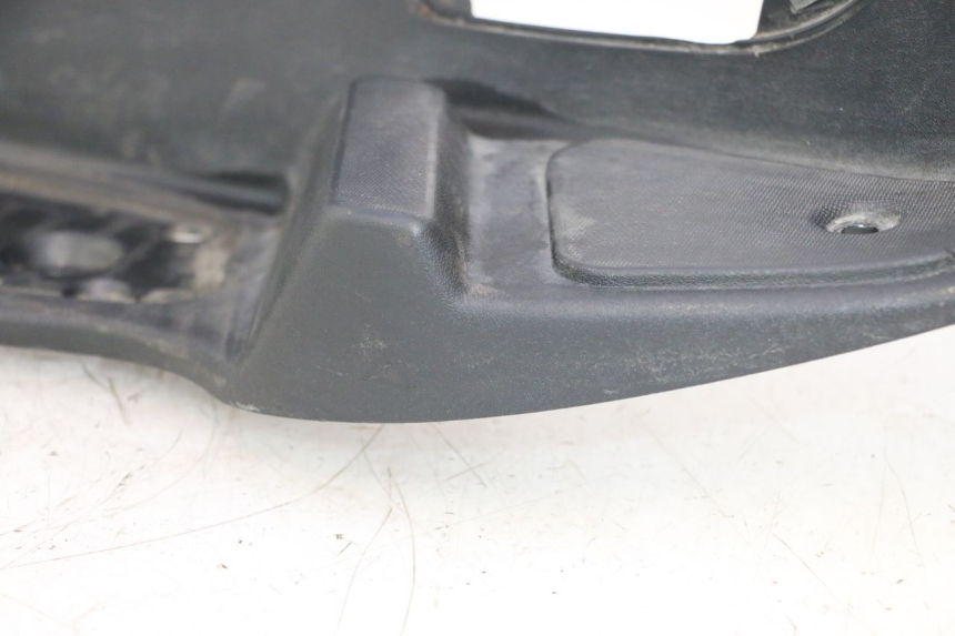 photo de TAPA REPOSAPIES IZQUIERDA PIAGGIO MP3 LT 400 (2007 - 2012) - Marcados y referencias originales