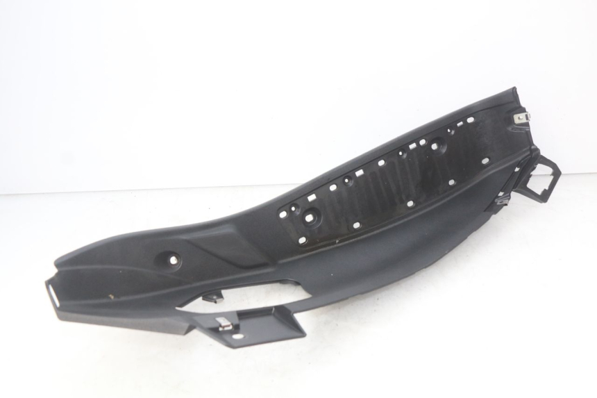 photo de PATA DE PIE IZQUIERDA PIAGGIO MP3 500 (2014 - 2017) - Primer plano técnico