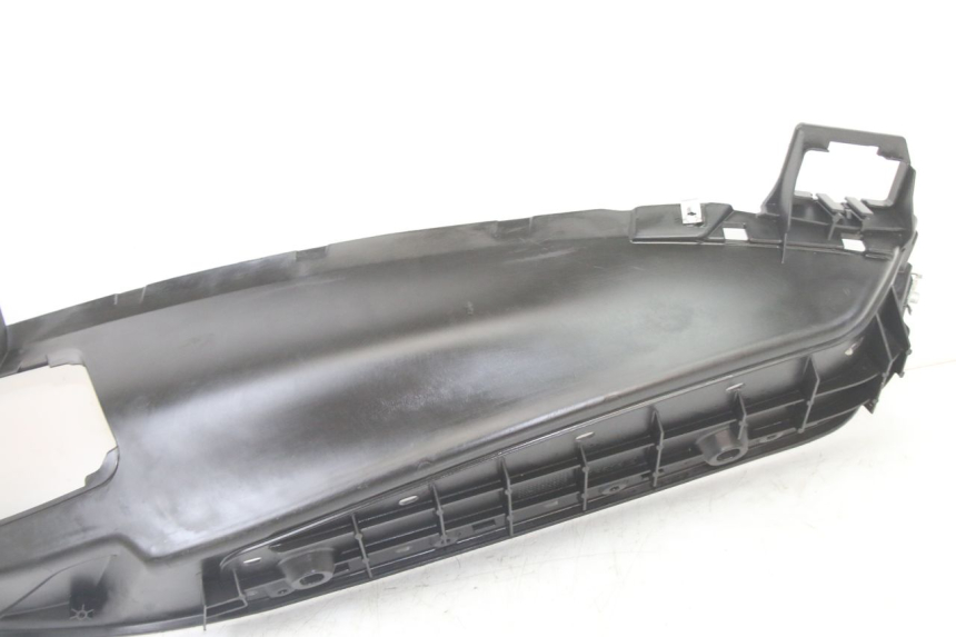 photo de PATA DE PIE IZQUIERDA PIAGGIO MP3 500 (2014 - 2017) - Detalles de los puntos de fijación