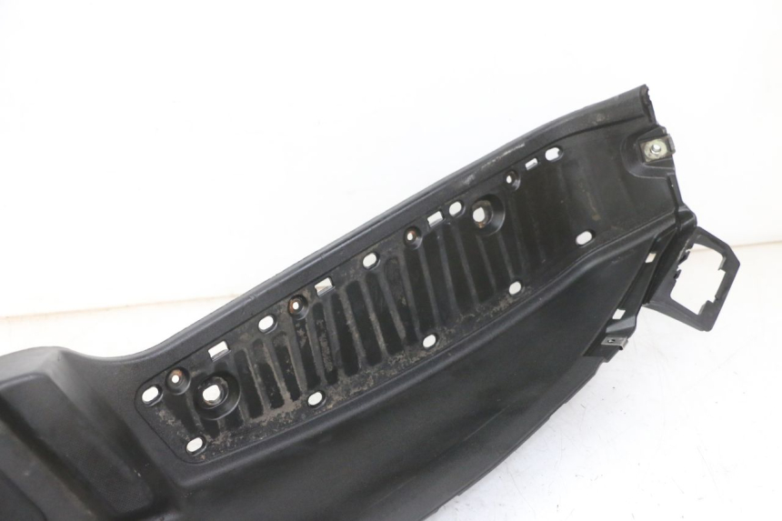 photo de PATA DE APOYO IZQUIERDA PIAGGIO MP3 500 (2011 - 2015) - Detalles de los puntos de fijación