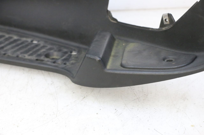 photo de TAPA REPOSAPIES IZQUIERDA PIAGGIO MP3 RL 250 (2006 - 2010) - Recambio usado revisado