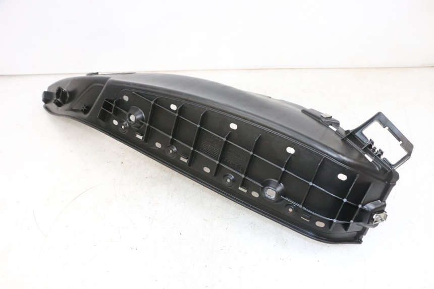 photo de TAPA REPOSAPIES IZQUIERDA PIAGGIO MP3 500 (2016 - 2018) - Vista general del producto