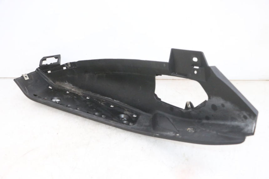 photo de TAPA REPOSAPIES IZQUIERDA PIAGGIO MP3 500 (2016 - 2018) - Recambio usado revisado