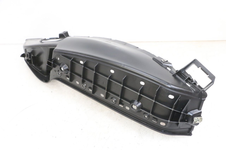 photo de TAPA REPOSAPIES IZQUIERDA PIAGGIO MP3 RL 250 (2006 - 2010) - Detalle de la pieza