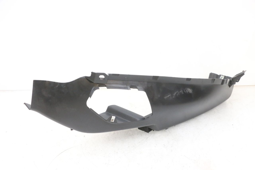 photo de TAPA REPOSAPIES IZQUIERDA PIAGGIO MP3 RL 250 (2006 - 2010) - Vista general del producto