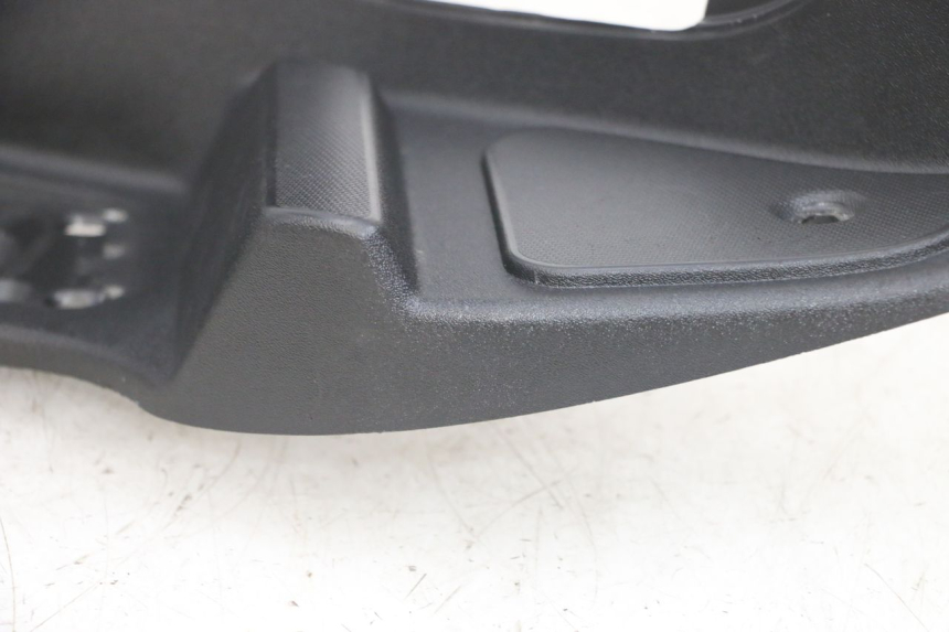 photo de TAPA REPOSAPIES IZQUIERDA PIAGGIO MP3 RL 250 (2006 - 2010) - Estado de la superficie y material