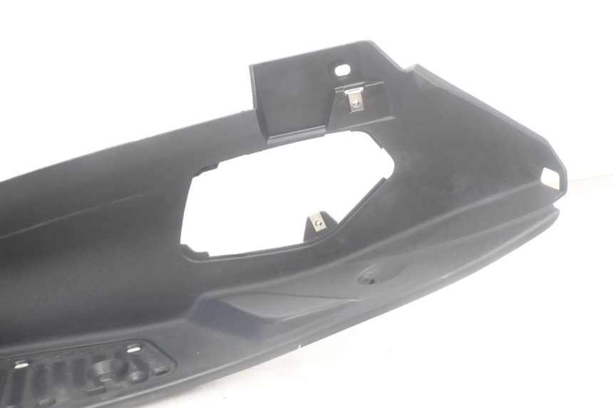 photo de TAPA REPOSAPIES IZQUIERDA PIAGGIO MP3 500 (2016 - 2018) - Zoom estado de uso