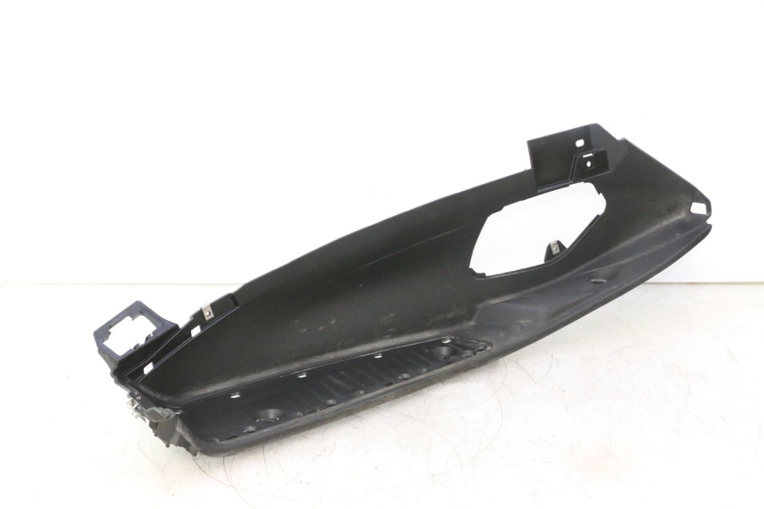 photo de TAPA REPOSAPIES IZQUIERDA PIAGGIO MP3 500 (2016 - 2018) - Detalle de la pieza