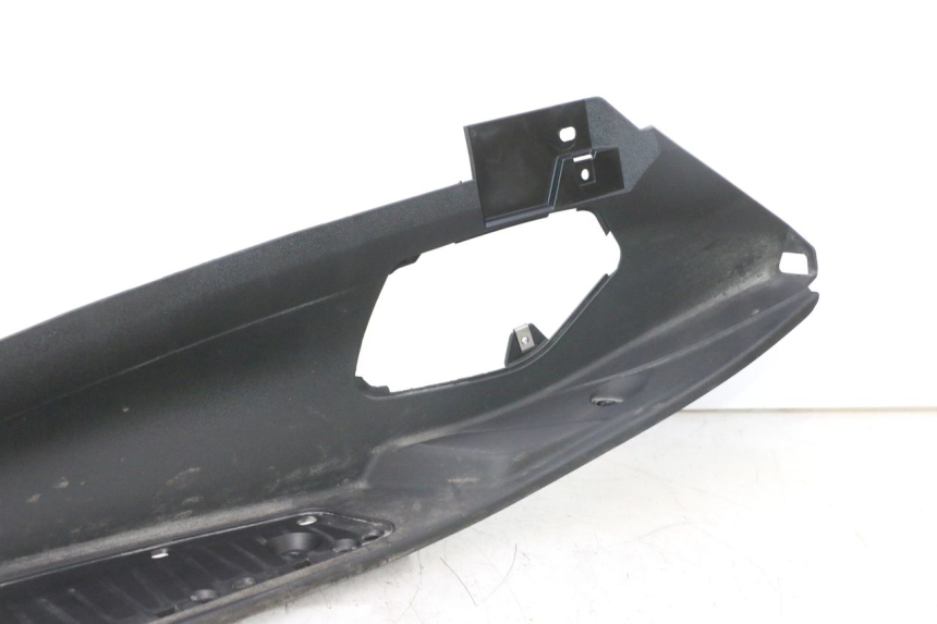 photo de TAPA REPOSAPIES IZQUIERDA PIAGGIO MP3 500 (2016 - 2018) - Zoom estado de uso