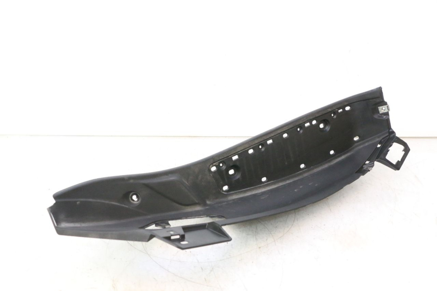 photo de TAPA REPOSAPIES IZQUIERDA PIAGGIO MP3 500 (2016 - 2018) - Vista general del producto