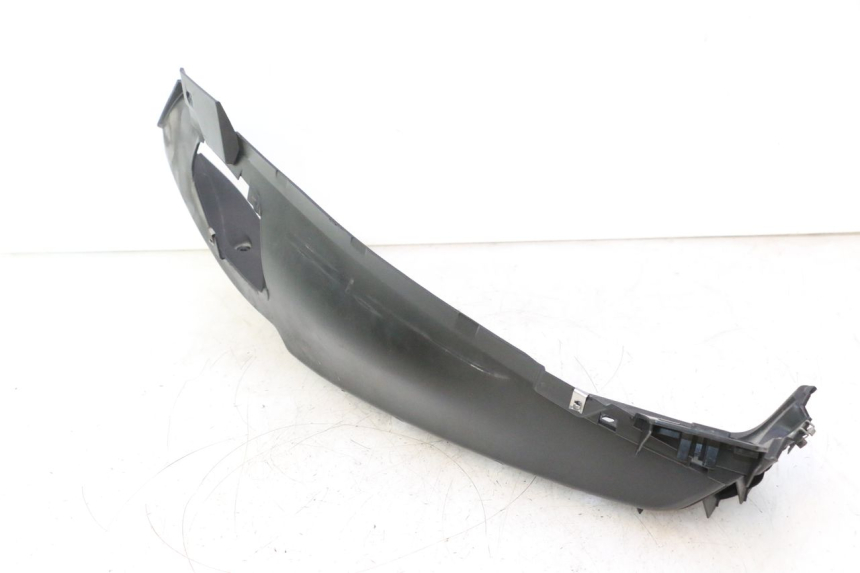 photo de TAPA REPOSAPIES IZQUIERDA PIAGGIO MP3 500 (2016 - 2018) - Estado de la superficie y material