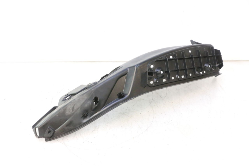 photo de TAPA REPOSAPIES IZQUIERDA PIAGGIO MP3 500 (2016 - 2018) - Marcados y referencias originales