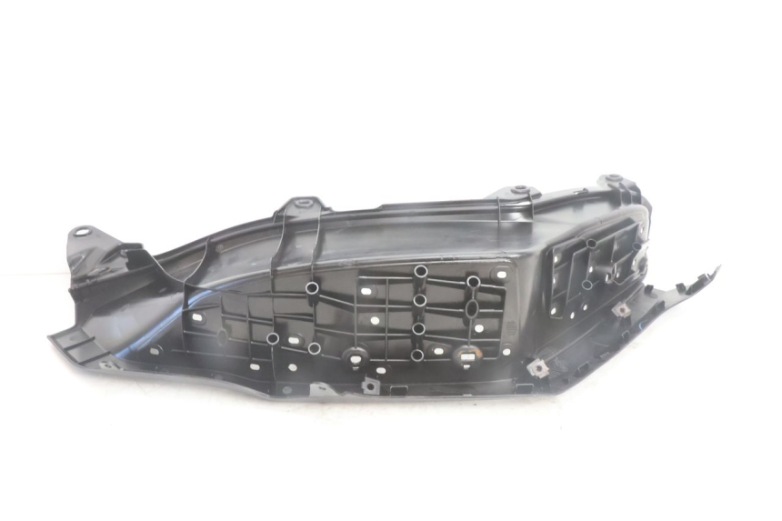 photo de TAPA REPOSAPIES IZQUIERDA YAMAHA N-MAX NMAX 125 (2021 - 2024) - Vista general del producto