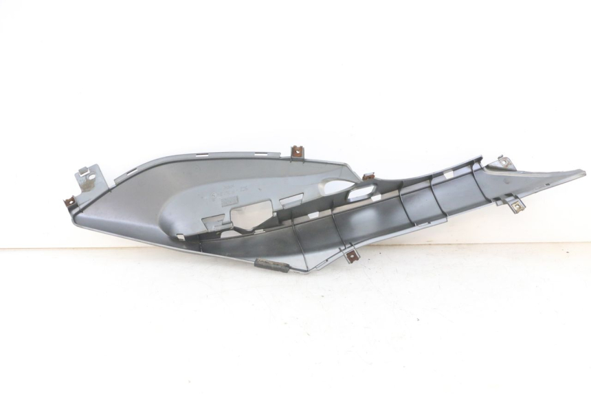 photo de TAPA REPOSAPIES IZQUIERDA MBK OVETTO 4T 50 (2008 - 2016) - Detalles de los puntos de fijación