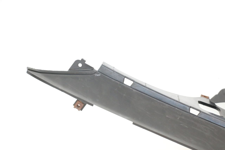 photo de TAPA REPOSAPIES IZQUIERDA MBK OVETTO ONE 2T 50 (2013 - 2017) - Características distintivas