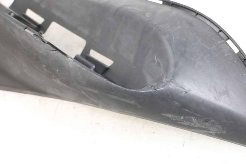 photo de TAPA REPOSAPIES IZQUIERDA MBK OVETTO ONE 2T 50 (2013 - 2017) - Estado de la superficie y material