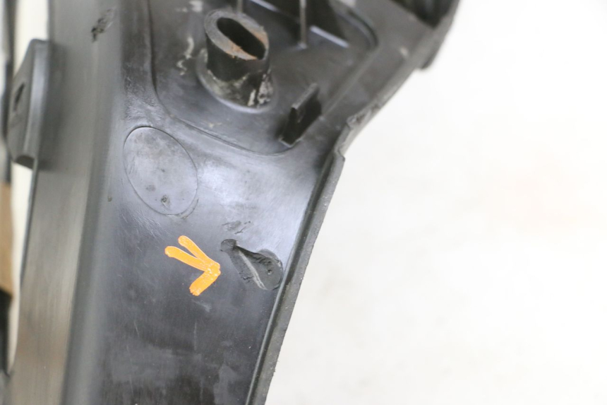 photo de PATA DE PIE IZQUIERDA PIAGGIO X8 125 (2004 - 2007) - Otra perspectiva