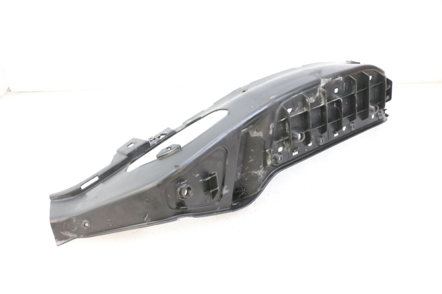 photo de PATA DE PIE IZQUIERDA PIAGGIO X8 125 (2004 - 2007) - Vista general del producto