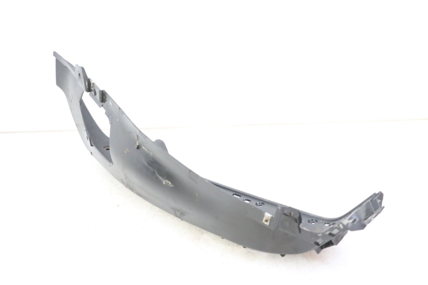 photo de PATA DE PIE IZQUIERDA PIAGGIO X8 125 (2004 - 2007) - Estado de la superficie y material