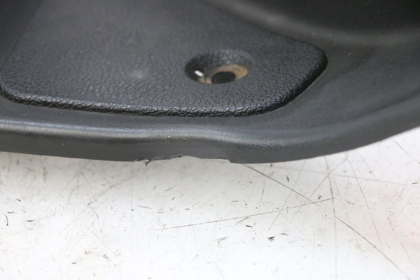 photo de PATA DE PIE IZQUIERDA PIAGGIO X8 125 (2004 - 2007) - Marcados y referencias originales