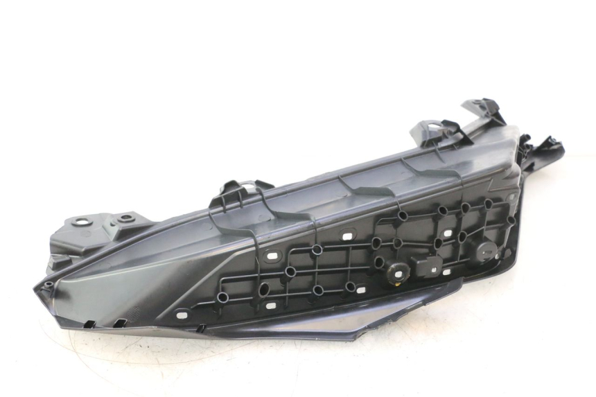 photo de TAPA REPOSAPIES IZQUIERDA JM MOTORS R-MAX TECH 50 (2024 - 2026) - Estado de la superficie y material