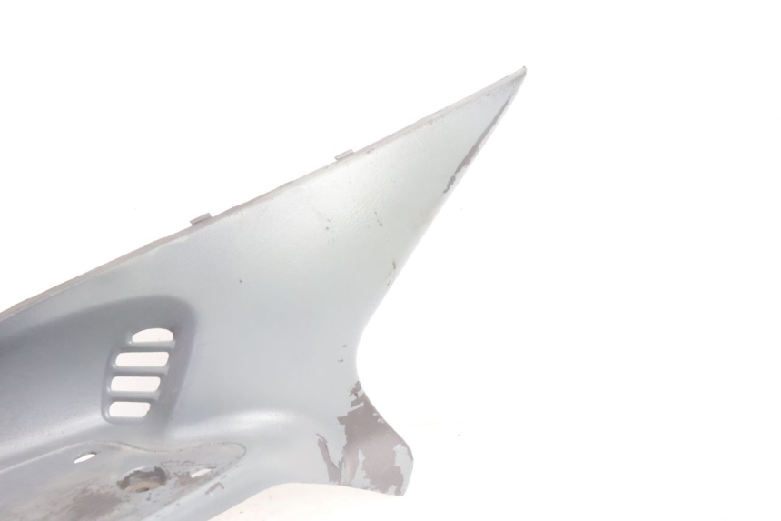 photo de TAPA REPOSAPIES IZQUIERDA GILERA RUNNER SP 50 (2002 - 2004) - Detalles de los puntos de fijación