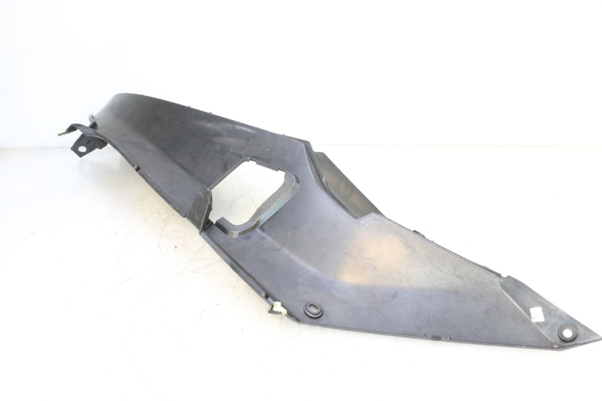 photo de PATA DE APOYO IZQUIERDA PEUGEOT SATELIS COMPRESSOR K15 125 (2006 - 2009) - Primer plano técnico
