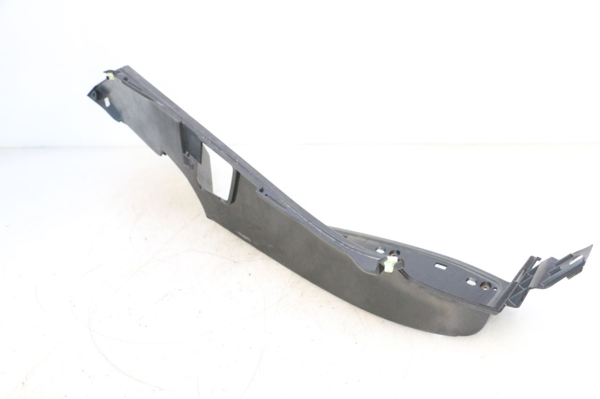 photo de PATA DE APOYO IZQUIERDA PEUGEOT SATELIS COMPRESSOR K15 125 (2006 - 2009) - Estado de la superficie y material