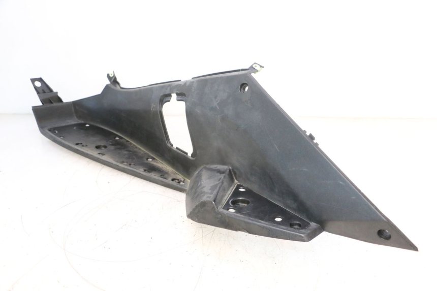photo de PATA DE APOYO IZQUIERDA PEUGEOT SATELIS COMPRESSOR K15 125 (2006 - 2009) - Marcados y referencias originales
