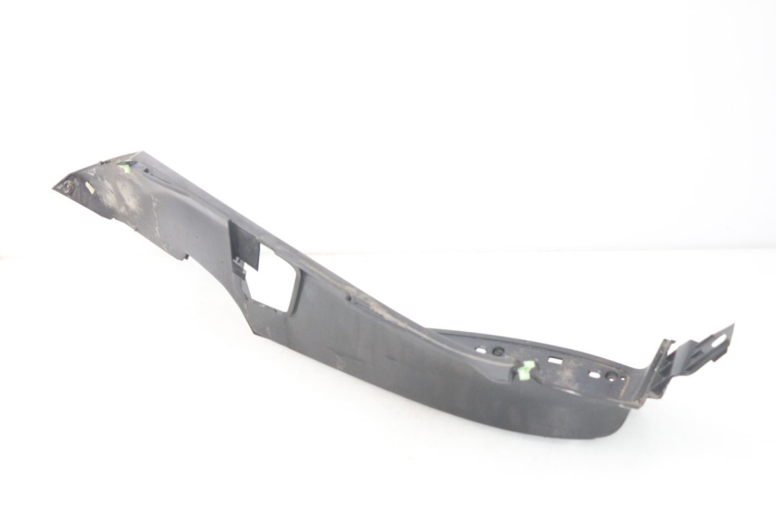 photo de PATA DE APOYO IZQUIERDA PEUGEOT SATELIS 125 (2006 - 2009) - Detalles de los puntos de fijación