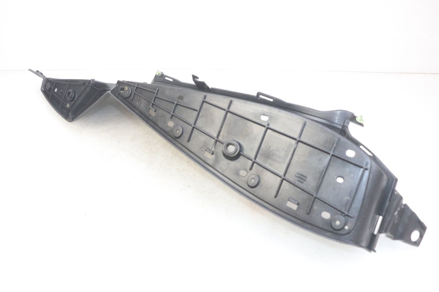 photo de PATA DE APOYO IZQUIERDA PEUGEOT SATELIS 125 (2010 - 2012) - Detalle de la pieza