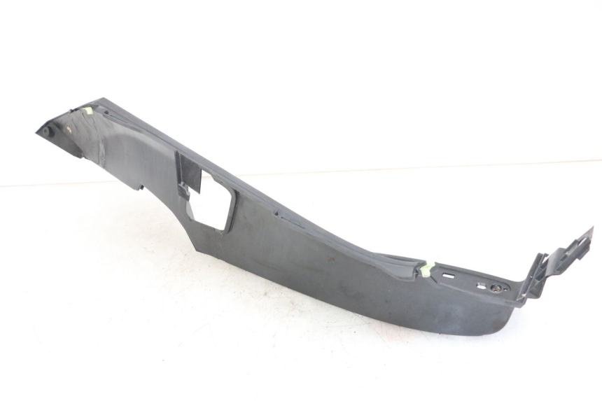 photo de PATA DE APOYO IZQUIERDA PEUGEOT SATELIS 125 (2006 - 2009) - Primer plano técnico