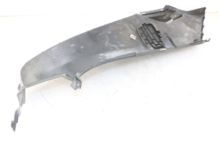 photo de TAPA REPOSAPIES IZQUIERDA PEUGEOT SATELIS 125 (2013 - 2018) - Otra perspectiva