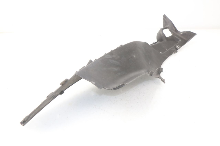 photo de TAPA REPOSAPIES IZQUIERDA APRILIA SCARABEO GT 125 (1999 - 2007) - Detalle de la pieza