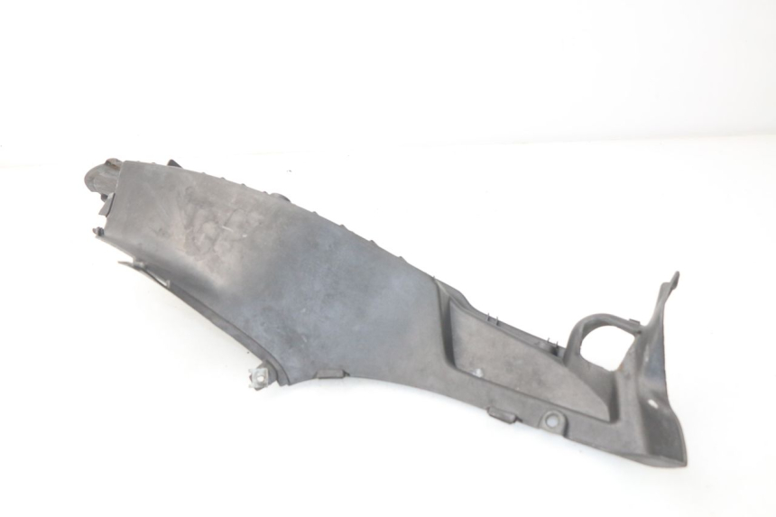 photo de TAPA REPOSAPIES IZQUIERDA APRILIA SCARABEO GT 125 (1999 - 2007) - Zoom estado de uso