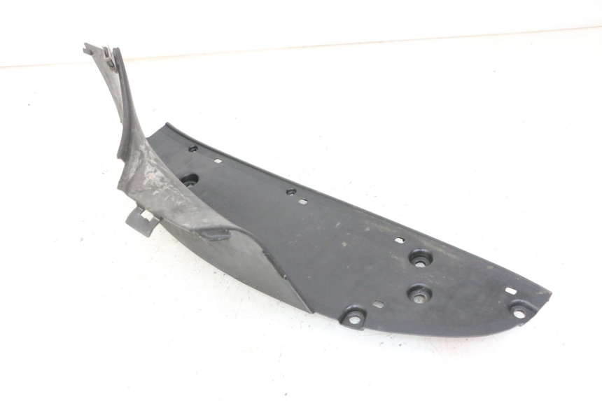 photo de TAPA REPOSAPIES IZQUIERDA APRILIA SCARABEO GT TOURING 125 (1999 - 2005) - Vista general del producto