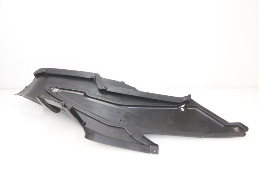 photo de TAPA REPOSAPIES IZQUIERDA RAZZO STEED 125 (2012 - 2018) - Otra perspectiva