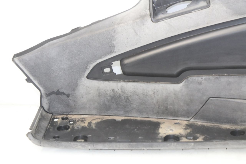 photo de TAPA REPOSAPIES IZQUIERDA RAZZO STEED 125 (2012 - 2018) - Recambio usado revisado