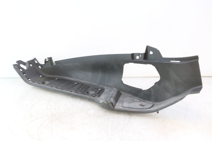 photo de TAPA REPOSAPIES IZQUIERDA PIAGGIO X8 STREET 125 (2006 - 2007) - Vista principal
