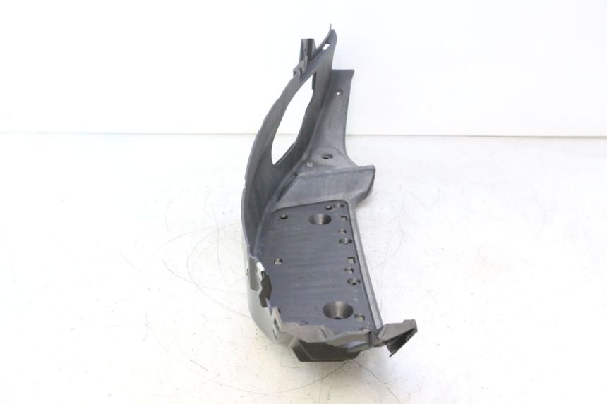 photo de TAPA REPOSAPIES IZQUIERDA PIAGGIO X8 STREET 125 (2006 - 2007) - Otra perspectiva