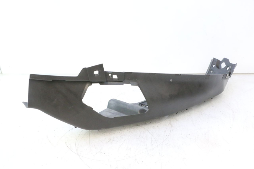 photo de TAPA REPOSAPIES IZQUIERDA PIAGGIO X8 STREET 125 (2006 - 2007) - Vista general del producto