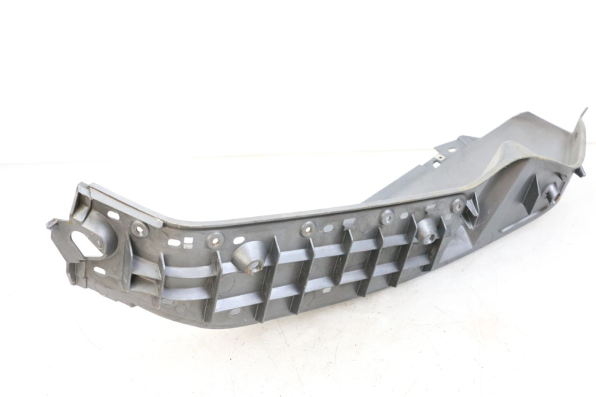 photo de PATA DE PIE IZQUIERDA PIAGGIO X8 125 (2004 - 2007) - Primer plano técnico