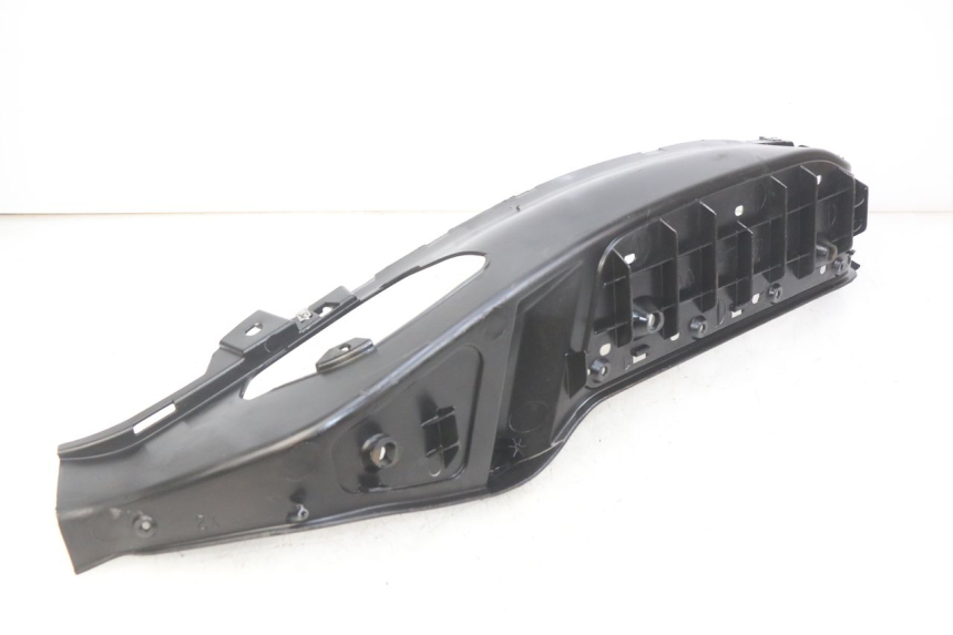 photo de PATA DE PIE IZQUIERDA PIAGGIO XEVO - X EVO 125 (2007 - 2017) - Detalle de la pieza