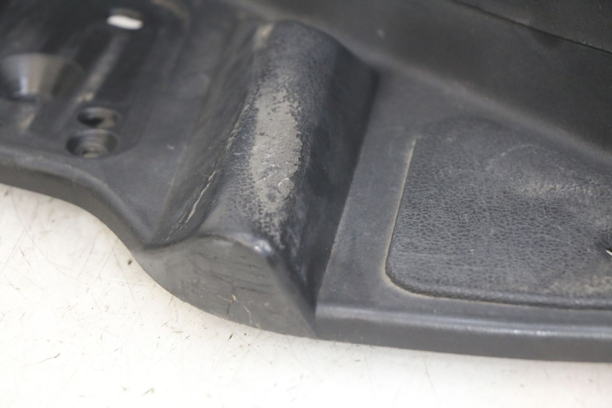 photo de PATA DE PIE IZQUIERDA PIAGGIO XEVO - X EVO 125 (2007 - 2017) - Vista general del producto