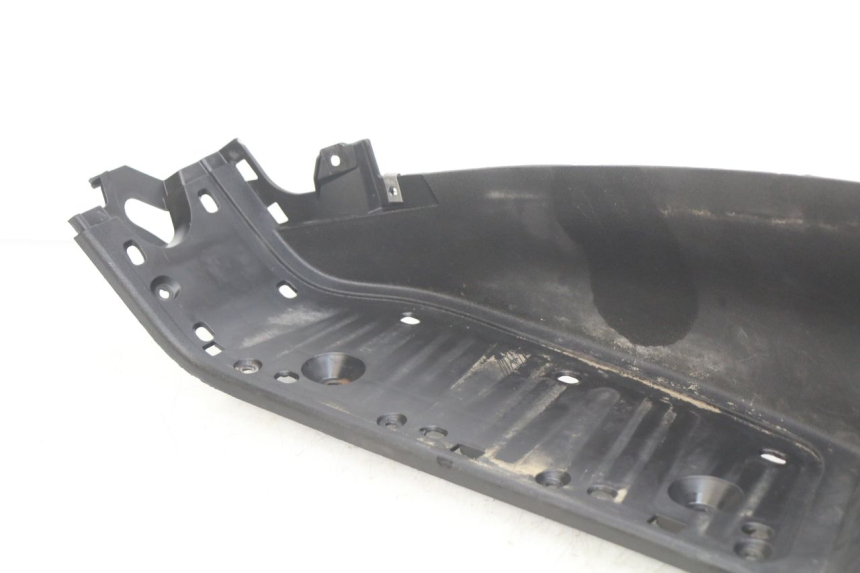 photo de PATA DE PIE IZQUIERDA PIAGGIO XEVO - X EVO 125 (2007 - 2017) - Estado de la superficie y material