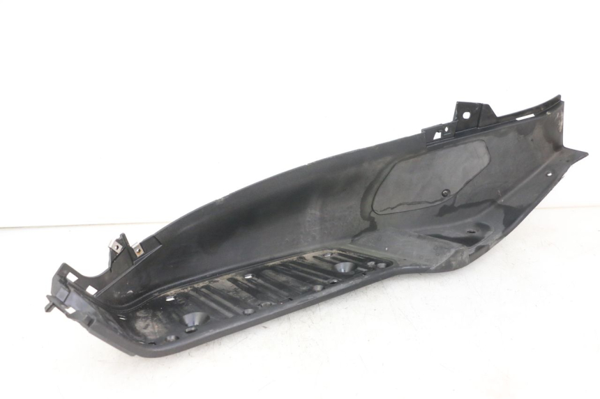 photo de PATA DE PIE IZQUIERDA PIAGGIO XEVO - X EVO 125 (2007 - 2017) - Primer plano técnico