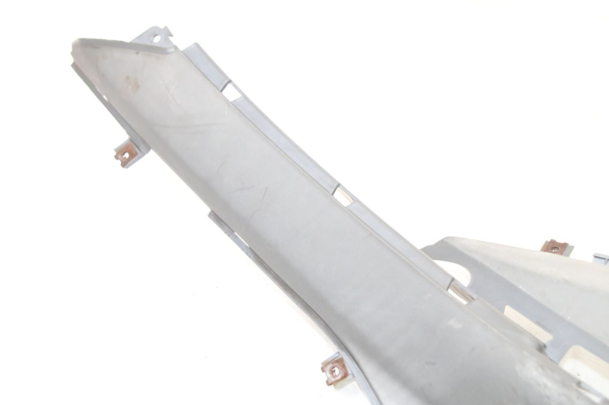 photo de TAPA REPOSAPIES IZQUIERDA YAMAHA NEOS NEO'S 4T 50 (2008 - 2016) - Detalle de la pieza