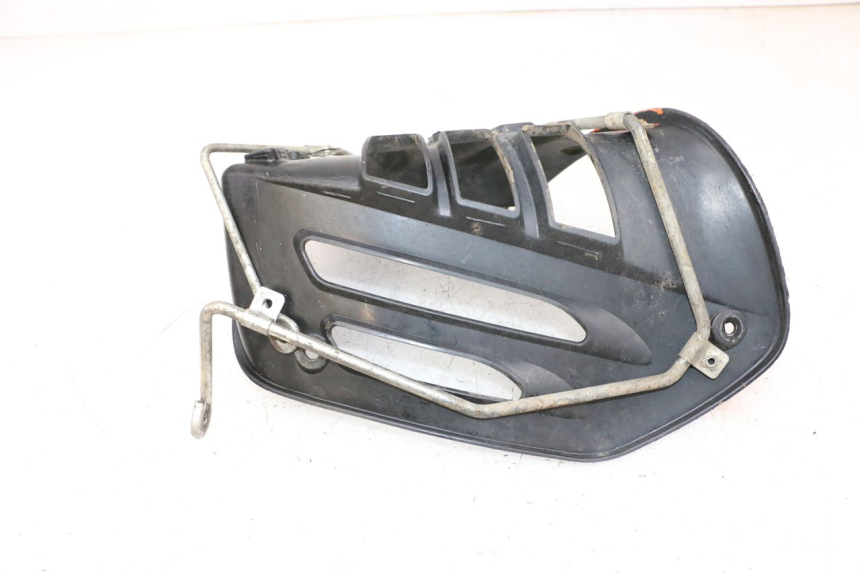 photo de TAPA REPOSAPIES IZQUIERDA YAMAHA YFM R RAPTOR 250 (2008 - 2014) - Primer plano técnico