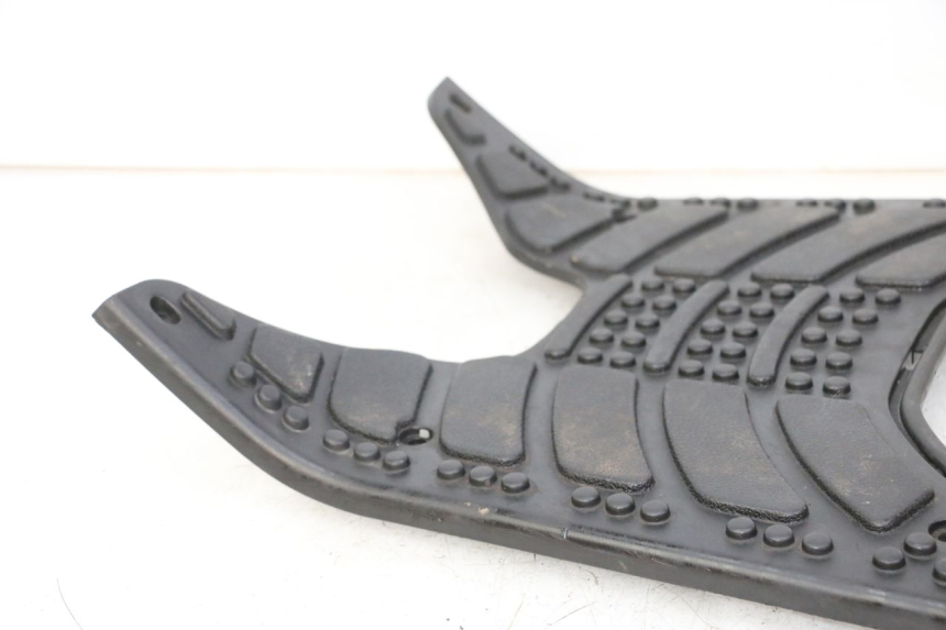 photo de TAPA REPOSAPIES GILERA STALKER 50 (1997 - 2005) - Detalles de los puntos de fijación