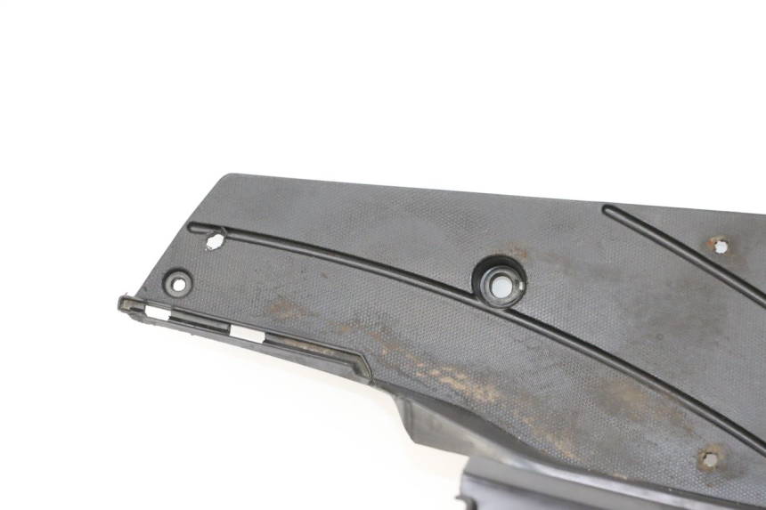 photo de TAPA REPOSAPIES NECO GPX LC 2T 50 (2014 - 2018) - Zoom sobre los componentes